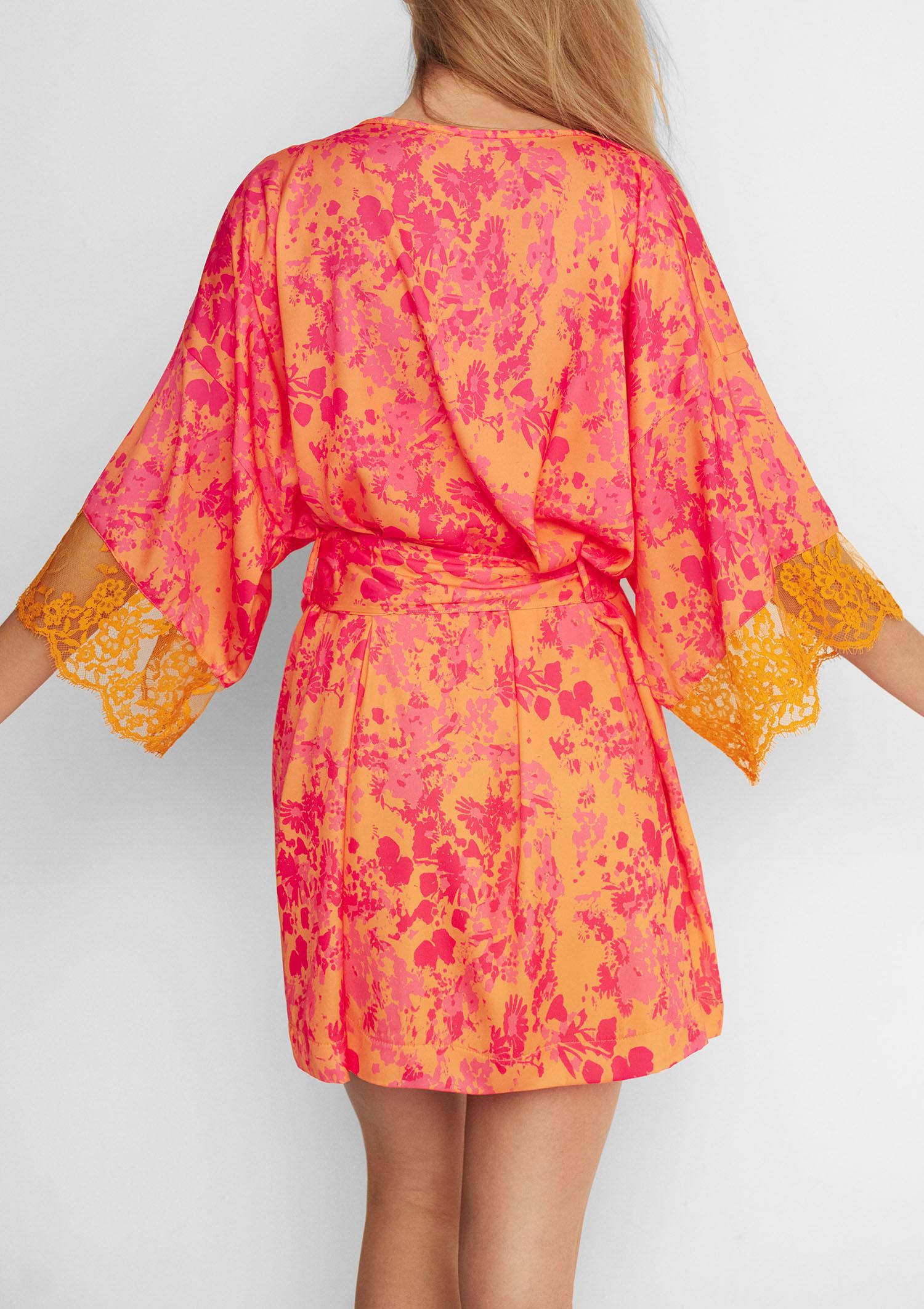 Peniuar satynowy z koronkowymi mankietami Orient Poupee Marilyn, orange/pink