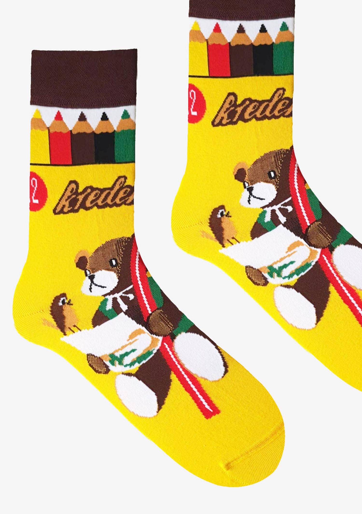 Skarpety damsko/męskie z motywem kultowego opakowania kredek z grafiką misia PRL, yellow