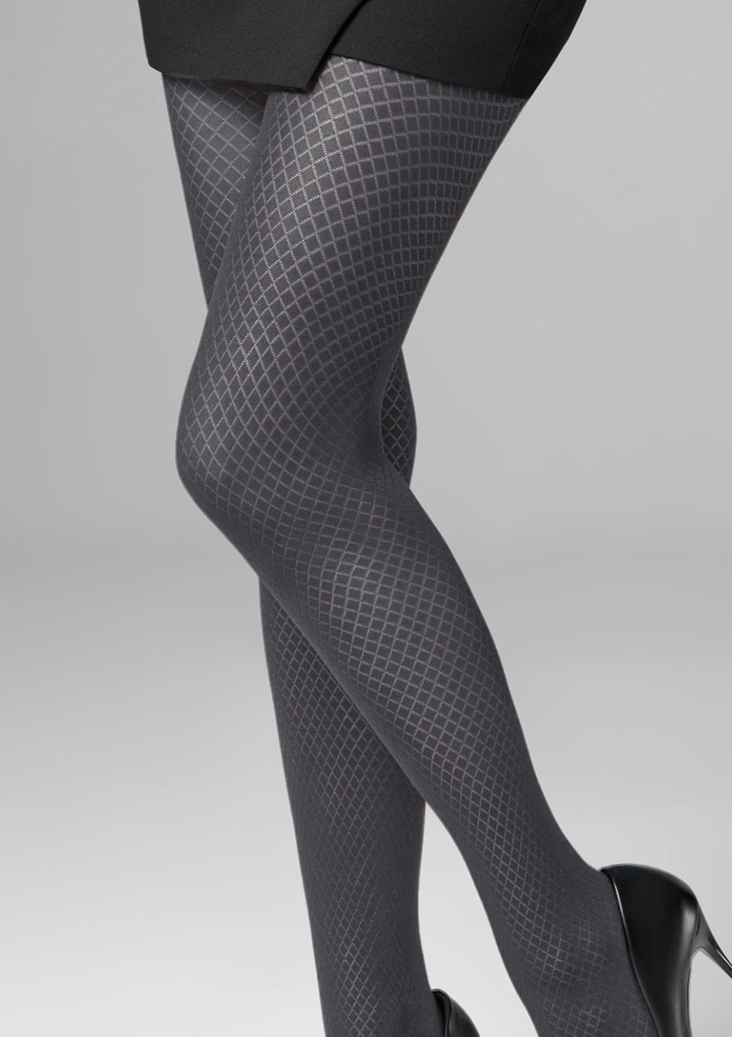 Rajstopy w żakardowy wzór w drobną siatkę rombów - F05B